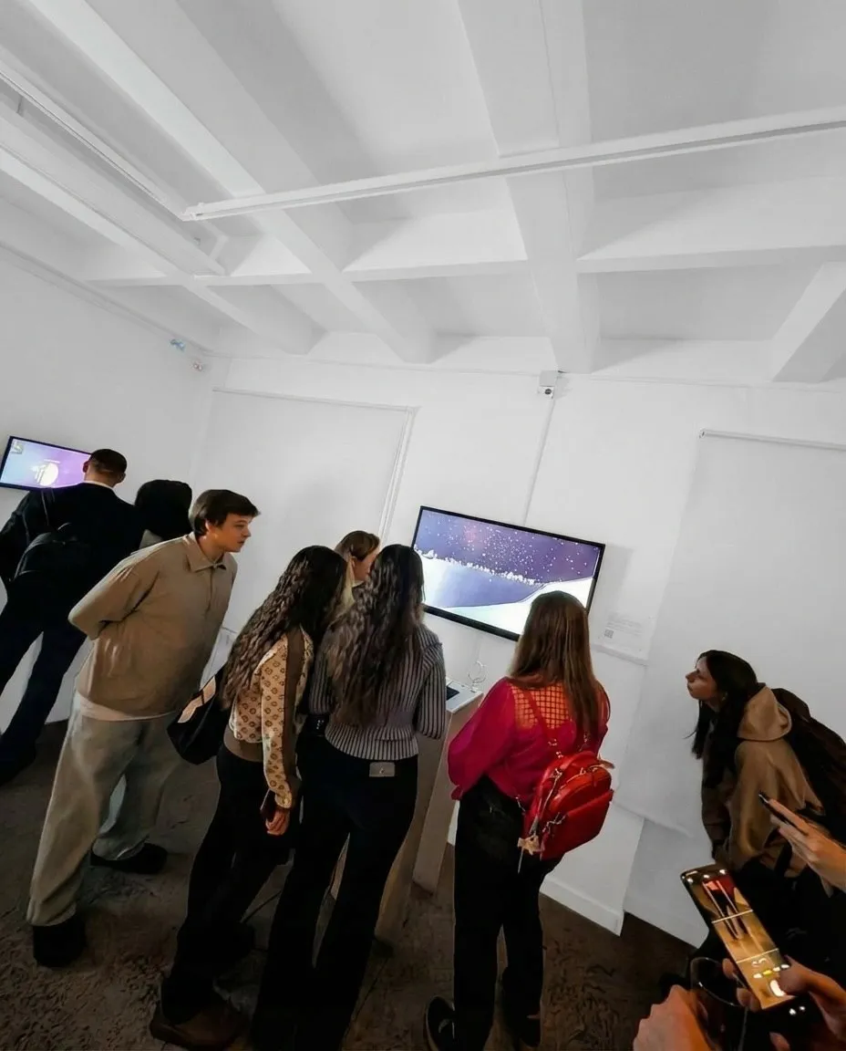 The work on view at Krasnokholmskaya Gallery, 2026